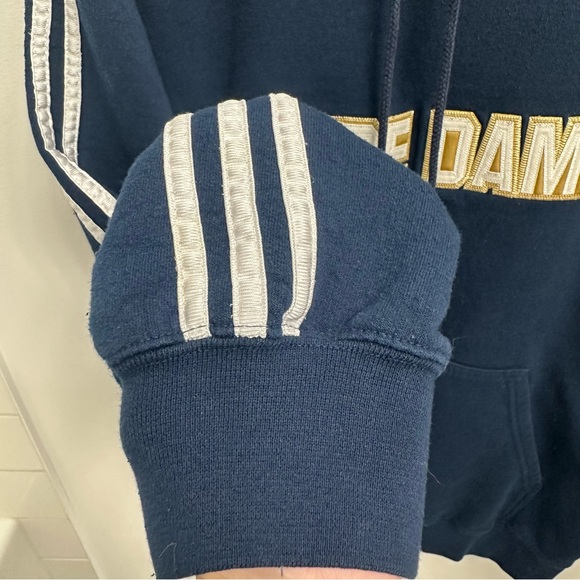 Adidas 3 Stripe Notre Dame Men’s Navy Embroidered Hooded Sweatshirt Size Large - Picture 4 of 8